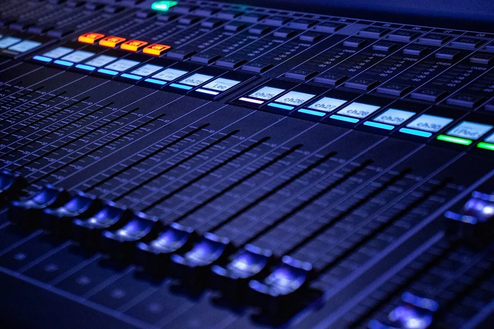 Mixing desk